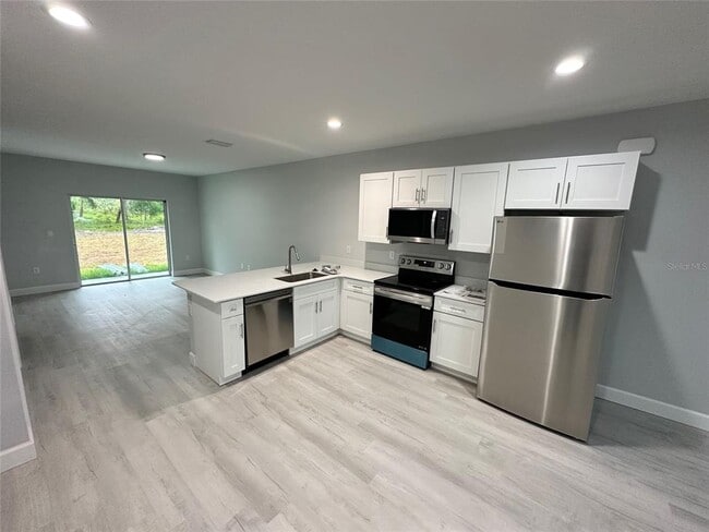 17062 Byron Ave in Port Charlotte, FL - Building Photo - Building Photo