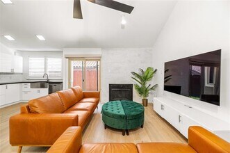 4242 N Capistrano Dr in Dallas, TX - Building Photo - Building Photo