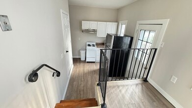 230 Cumberland Rd in Lowell, MA - Building Photo - Building Photo