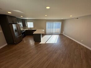 5333 Russell Ave in Los Angeles, CA - Building Photo - Building Photo