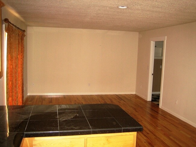 1550 Kent St NW in Salem, OR - Building Photo - Building Photo