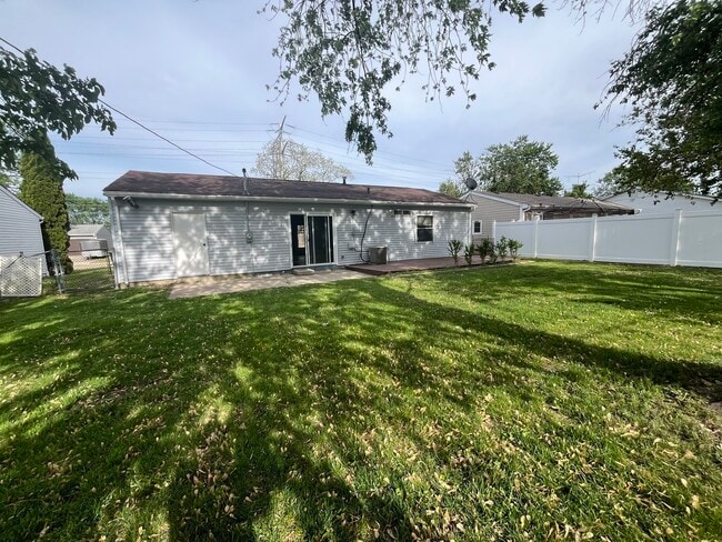 326 Macon Ave in Romeoville, IL - Building Photo - Building Photo
