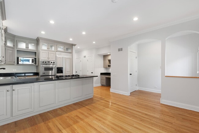 2725 N Magnolia Ave in Chicago, IL - Building Photo - Building Photo