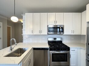 3946.5 N Janssen Ave in Chicago, IL - Building Photo - Building Photo