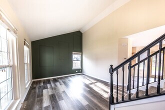 135 Seton Creek Dr in Oswego, IL - Building Photo - Building Photo