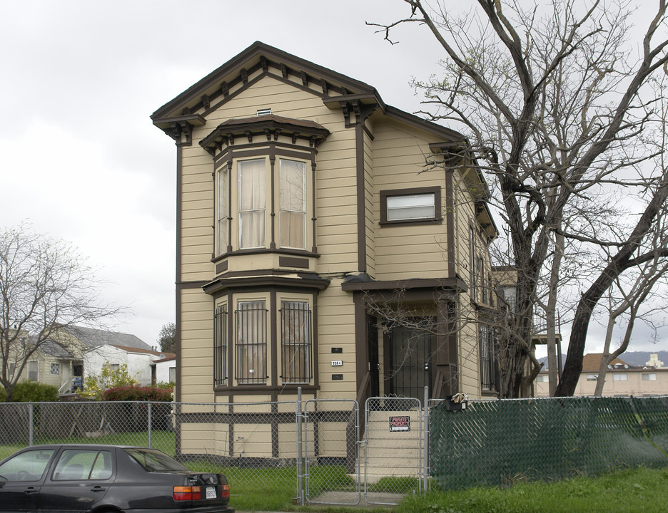 758 16th St in Oakland, CA - Building Photo