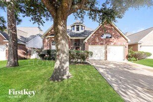 9111 Point Park Dr in Houston, TX - Building Photo