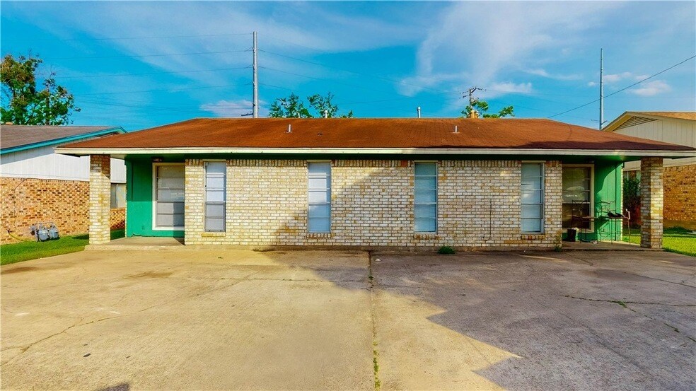 2508 Long Dr, Unit B in Bryan, TX - Building Photo