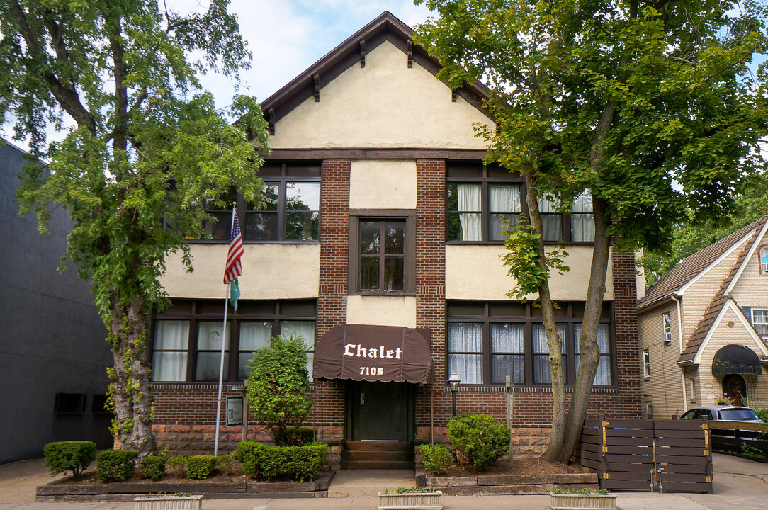 Chalet in Pittsburgh, PA - Foto de edificio