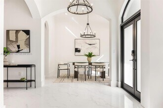 6845 SW 52nd St in Miami, FL - Building Photo - Building Photo