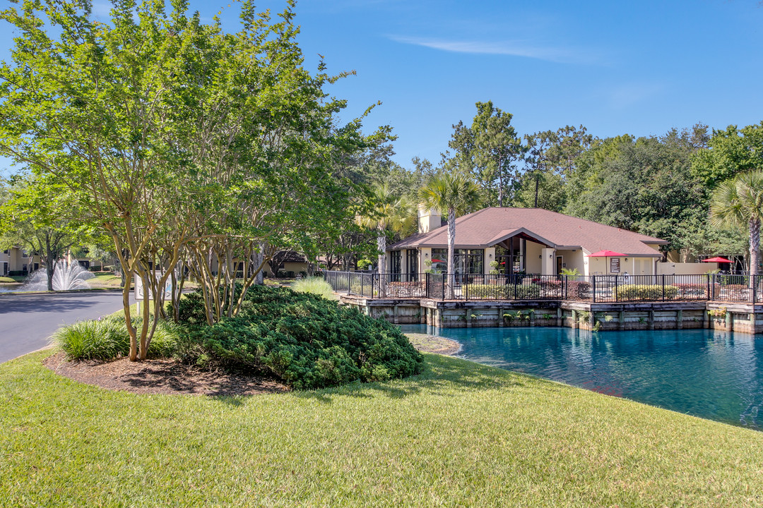 Elements of Belle Rive Apartments in Jacksonville, FL - Building Photo