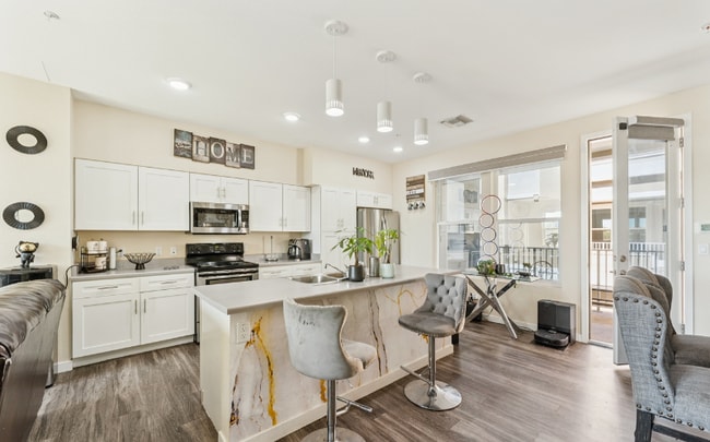 property at 639 W Pepper Pl