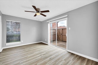 Tara Hall in Houston, TX - Building Photo - Interior Photo