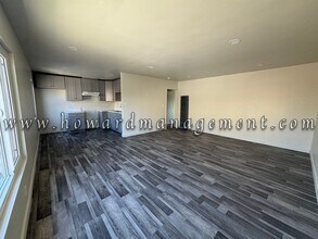 4240 S Centinela Ave in Los Angeles, CA - Foto de edificio - Building Photo