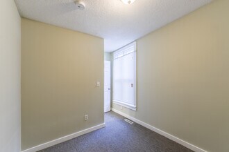 2222 Glenwood Ave in Minneapolis, MN - Building Photo - Building Photo