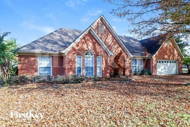 1972 Westbriar Dr in Memphis, TN - Building Photo - Building Photo