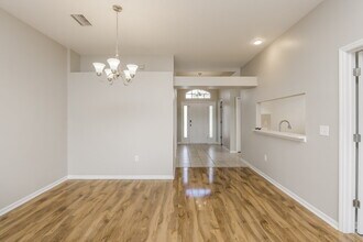 6751 Monarch Park Dr in Apollo Beach, FL - Building Photo - Building Photo