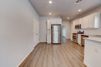 2433 E 7th St in Tulsa, OK - Building Photo - Building Photo