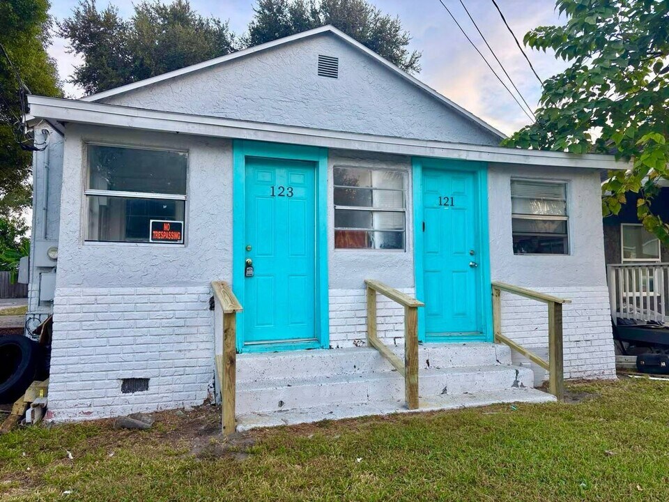 121-123 W 6th St in Lakeland, FL - Building Photo
