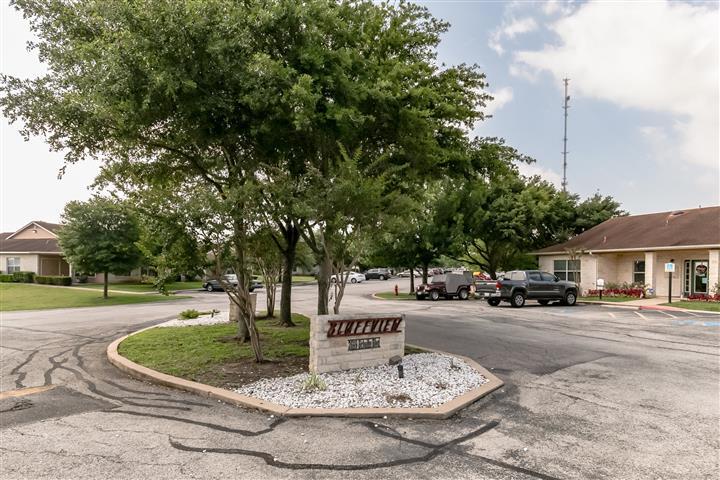 Bluffview Villas in Brenham, TX - Building Photo