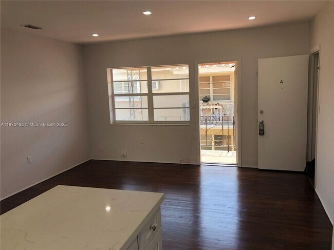 110 Zamora Ave in Coral Gables, FL - Building Photo - Building Photo