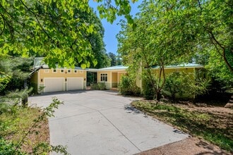 817 Oasis Dr in Chapel Hill, NC - Building Photo - Building Photo