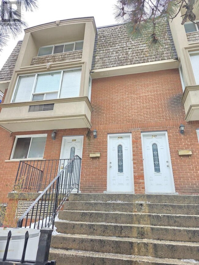 property at 238 Shuter St