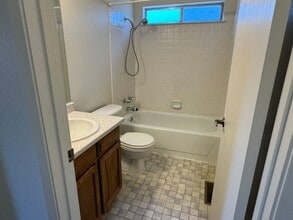1645 Shadow Ln in Sparks, NV - Building Photo - Building Photo