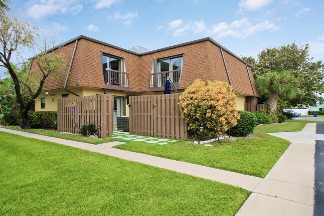 110 N Delaware Blvd in Jupiter, FL - Building Photo - Building Photo