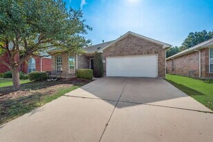 5832 Center Ridge Dr in Fort Worth, TX - Building Photo