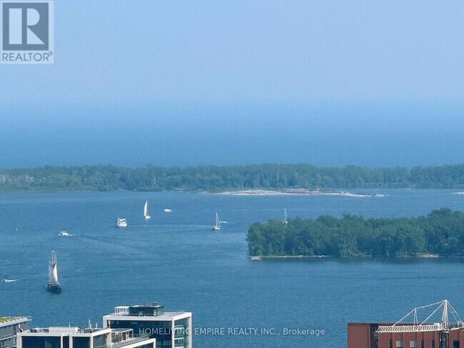 88 Queen St E in Toronto, ON - Building Photo - Building Photo