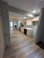 2013 Hickoryleaf Ln in Raymore, MO - Building Photo