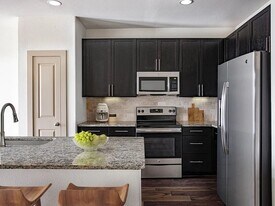 2800 Greenbusch Rd in Katy, TX - Building Photo