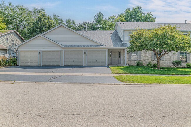 property at 1171 N Red Oak Cir