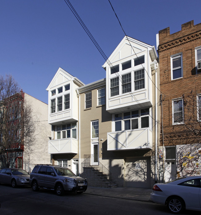 723-725 Bainbridge St in Philadelphia, PA - Building Photo - Building Photo