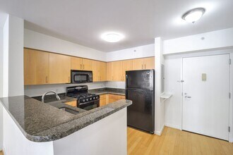 1000 New Jersey Ave SE in Washington, DC - Building Photo - Building Photo