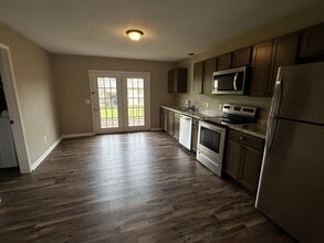 1402 Valleywood Dr in Murray, KY - Building Photo - Building Photo
