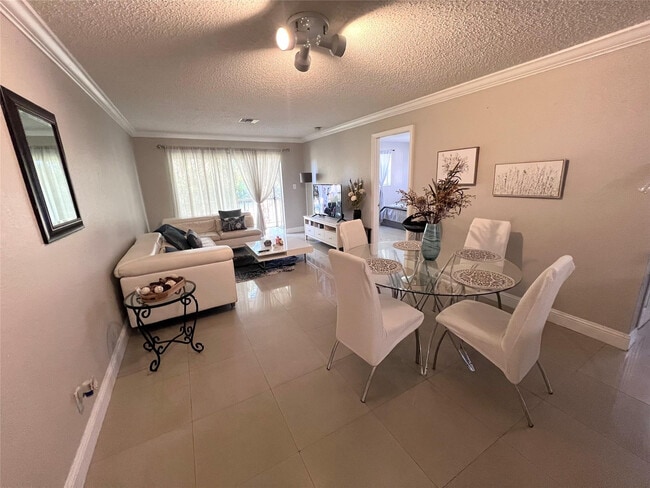 1001 NW 45th St in Pompano Beach, FL - Building Photo - Building Photo