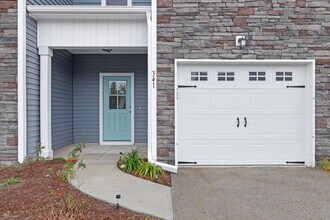 341 S Stingray Ln in Sneads Ferry, NC - Building Photo - Building Photo