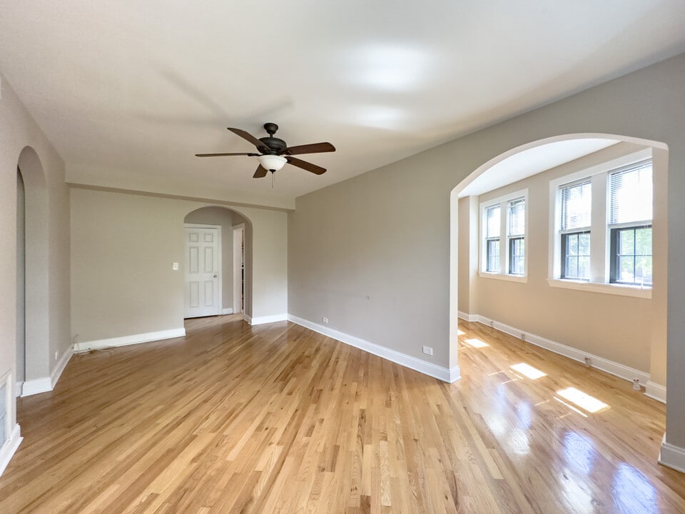 913 Green Bay Rd, Unit J07P in Winnetka, IL - Foto de edificio