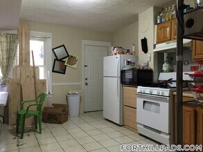 160 Centre St, Unit 3 in Boston, MA - Foto de edificio - Building Photo