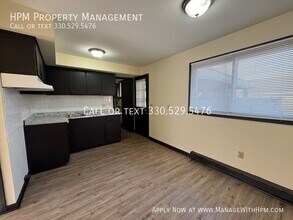 3328 Bailey St NW in Massillon, OH - Building Photo - Building Photo