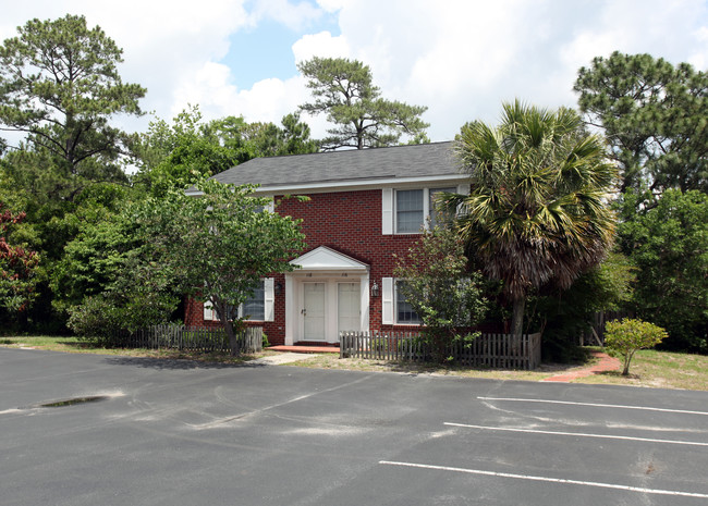 Mendenhall Court in Wilmington, NC - Building Photo - Building Photo