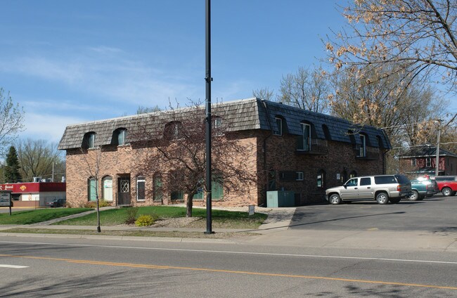 413 S Rum River Dr in Princeton, MN - Building Photo - Building Photo