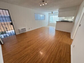 1973 Bedford St in Los Angeles, CA - Building Photo - Building Photo