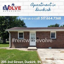 205 S 2nd St in Dunkirk, IN - Building Photo