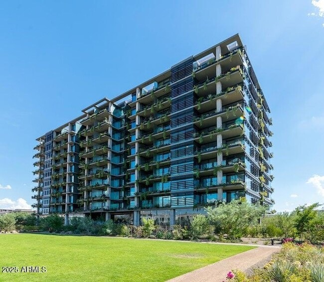 7120 E Kierland Blvd, Unit 307 in Scottsdale, AZ - Building Photo - Building Photo