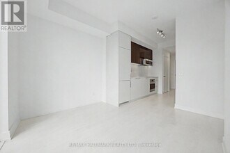 308 Jarvis St in Toronto, ON - Building Photo - Building Photo