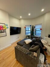 120 M St, Unit 1 in Boston, MA - Foto de edificio - Building Photo