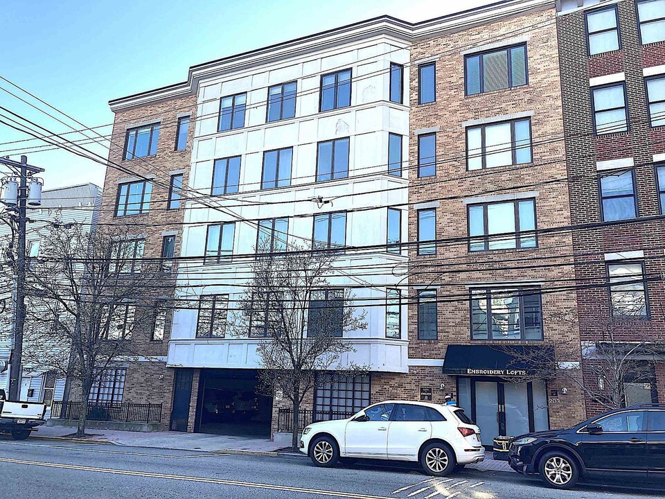 203-207-207 Hackensack Plank Rd in Weehawken, NJ - Building Photo